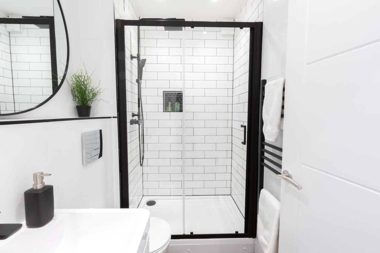 Chester Stays - Lovely Apartment In The Heart Of Chester With Free Parking Buitenkant foto